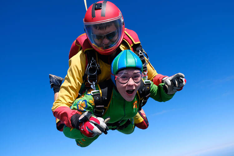 tandem skydiving